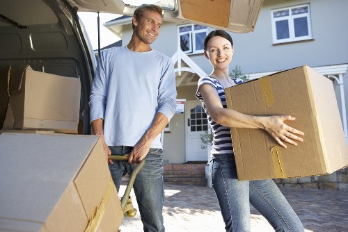 Moving truck service for homes and businesses in Rotherhithe